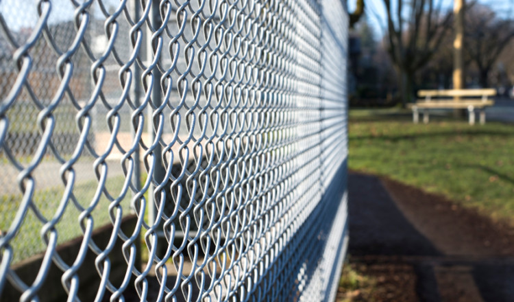 chain-link fence contractors